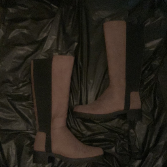 Taupe w/ black accent boots - Picture 3 of 5